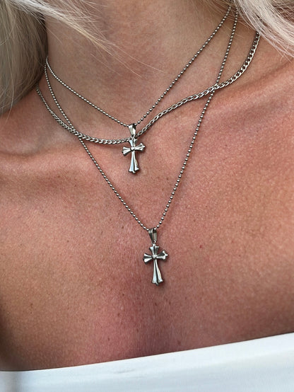 THE EVERYDAY CROSS NECKLACE