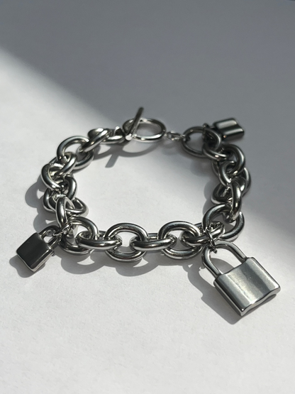 THE PADLOCK LINK BRACELET