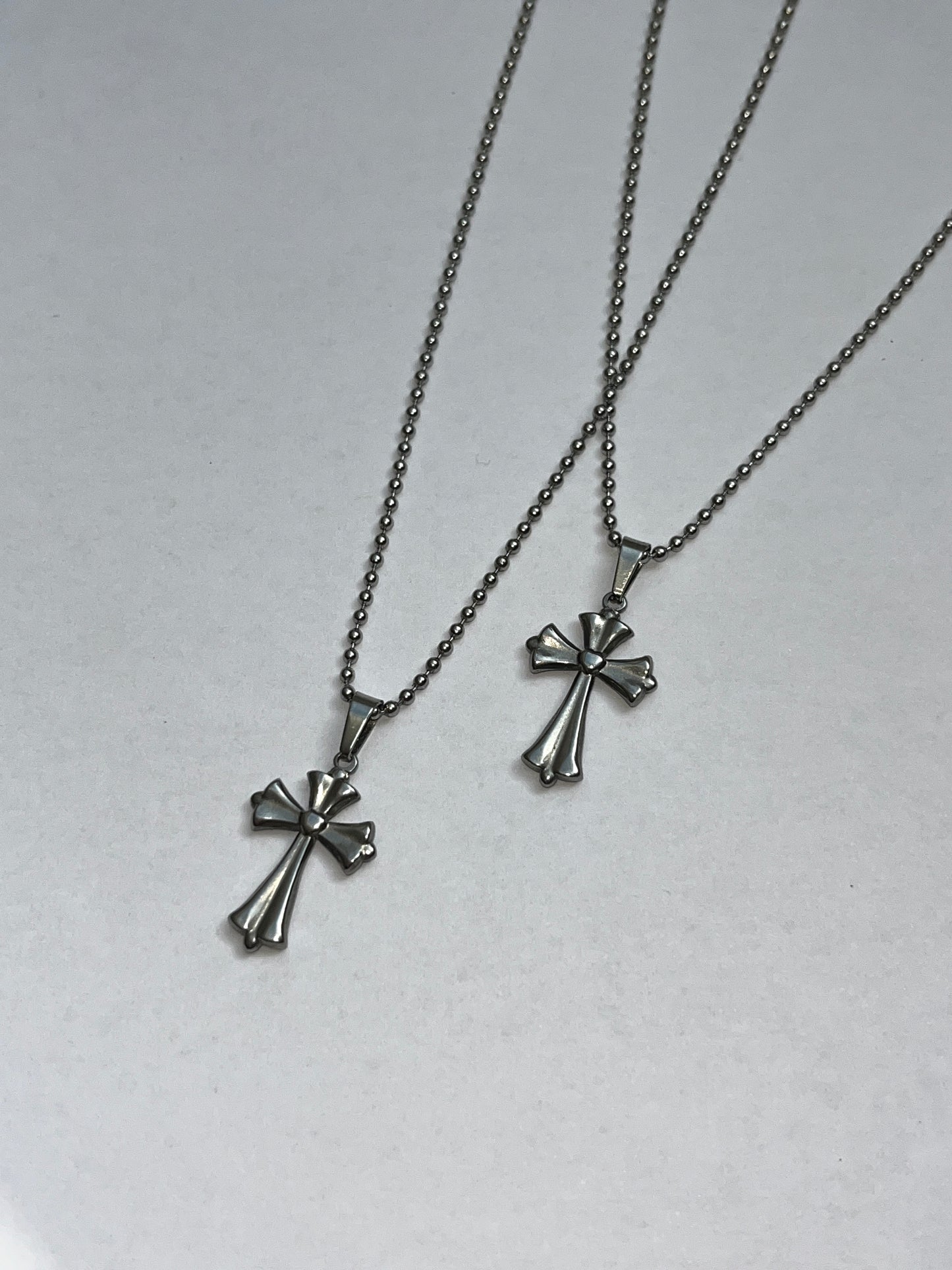 THE EVERYDAY CROSS NECKLACE