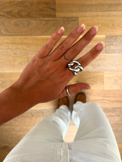 KNOTTE RING
