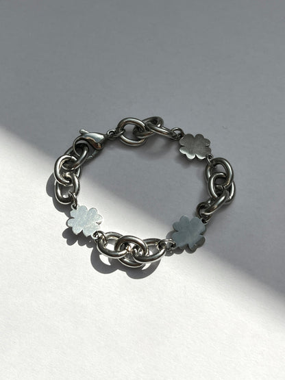 Product image of unisex chunky clover charms chain bracelet in silver stainless steel, water and sweat proof